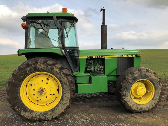 Tractor John Deere 4240