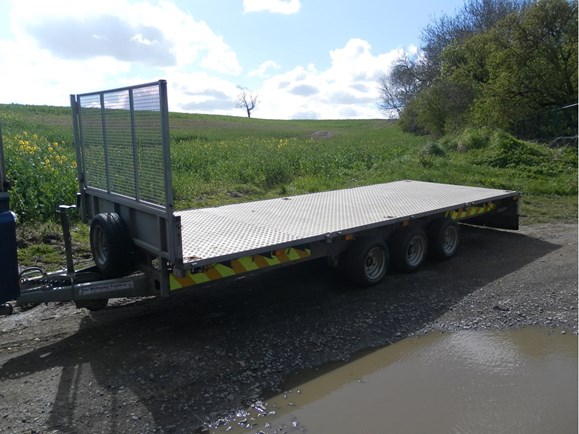 Trailer Ifor Williams Flatbed Tri axle