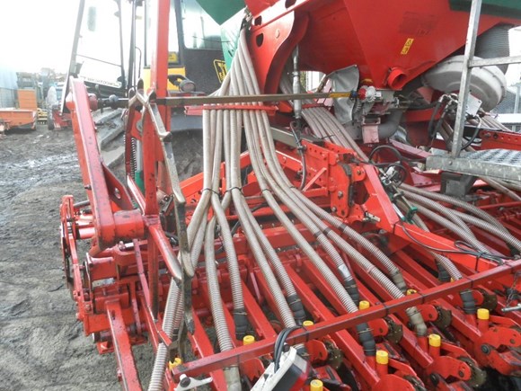 4 metrer Combination With kuhn HR 4002 And Accord ADX Disked drill Very good condition