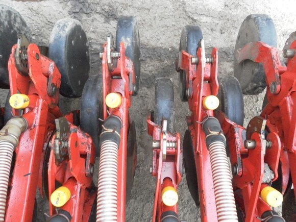 4 metrer Combination With kuhn HR 4002 And Accord ADX Disked drill Very good condition