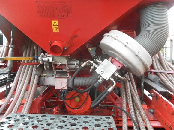 4 metrer Combination With kuhn HR 4002 And Accord ADX Disked drill Very good condition